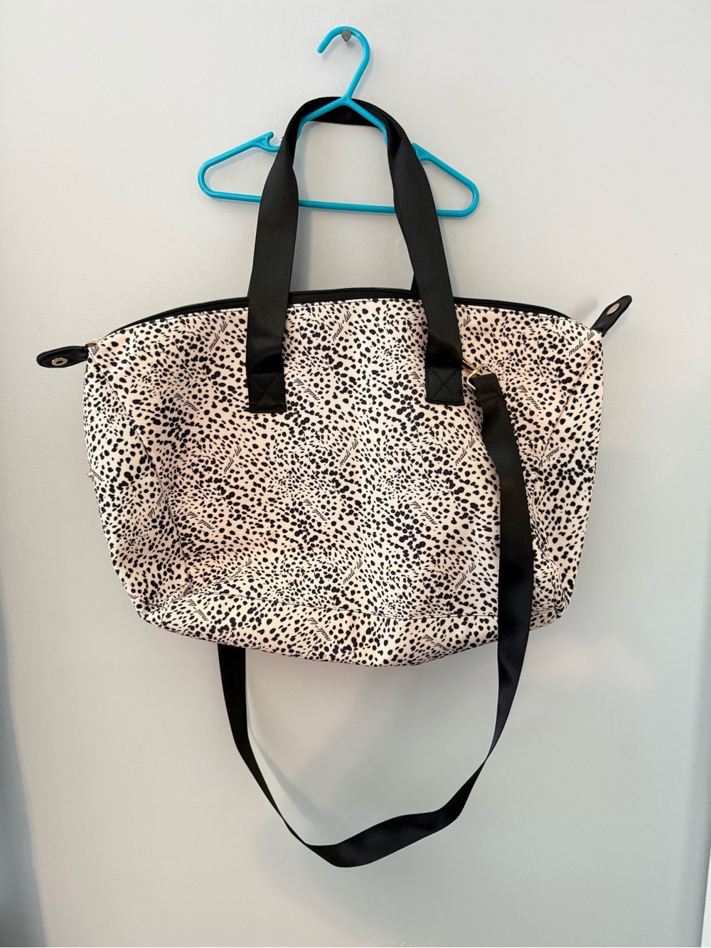 Mali + Lili cream and black weekender bag - Picture 2 of 4